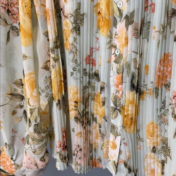 Violetta Botanical Blouse | Wide Bishop Sleeves Floral Blouse in Sea Green Color - Picture 10 of 11